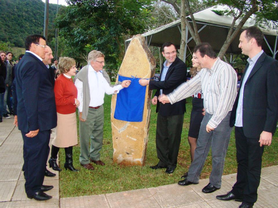 Em 2013, Koff foi homenageado pela gestão do então prefeito Diogo Siqueira.