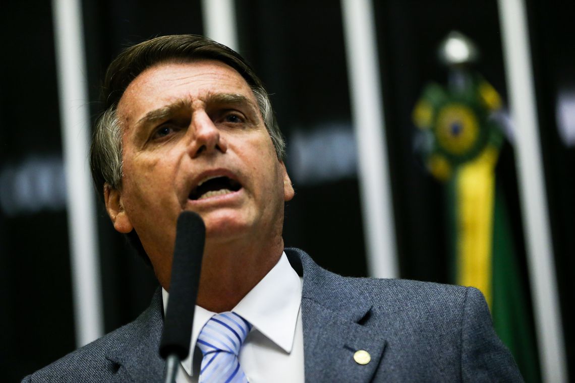Cirurgia de Bolsonaro é concluída após cinco horas
