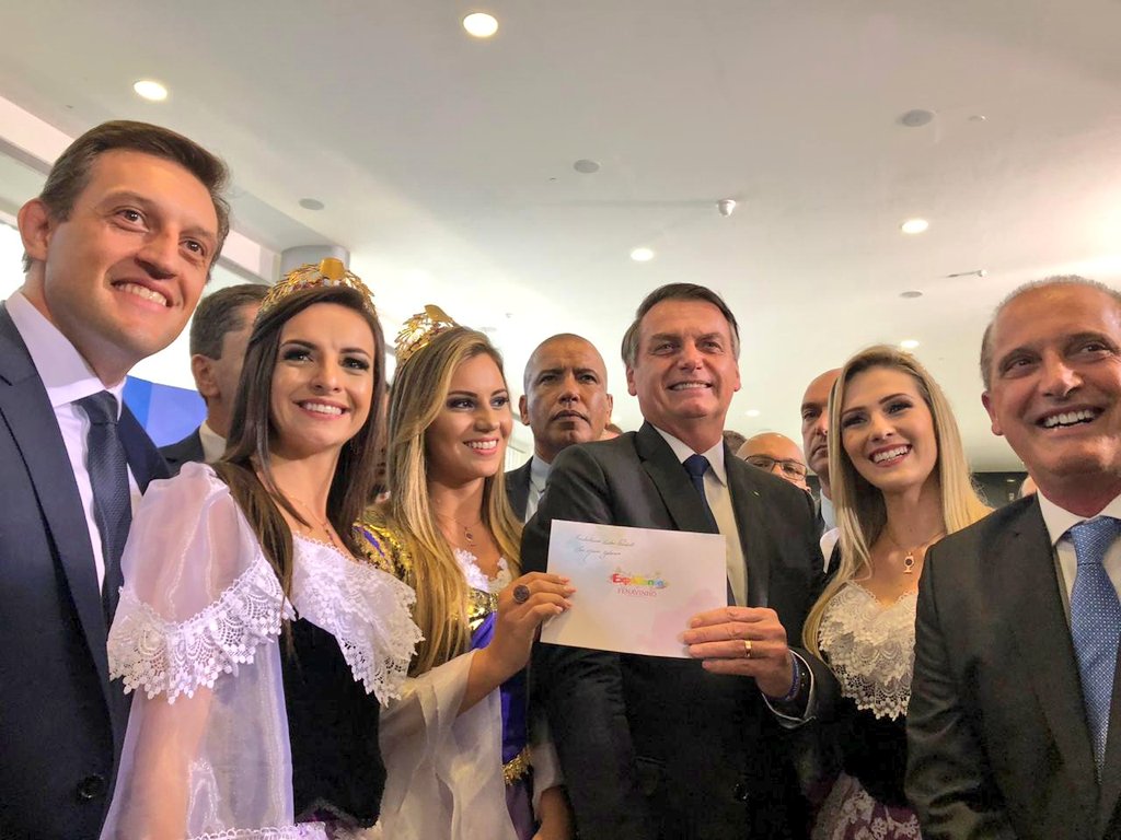 Presidente Bolsonaro recebe convite para a 29ª ExpoBento e 16ª Fenavinho 