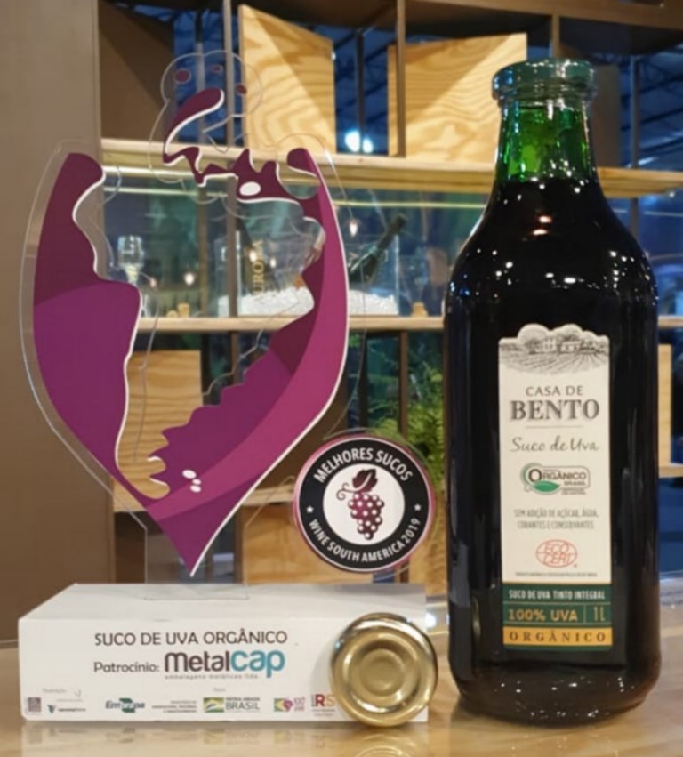 Vinícola Aurora comemora premiação com o Suco de uva Casa de Bento Orgânico
