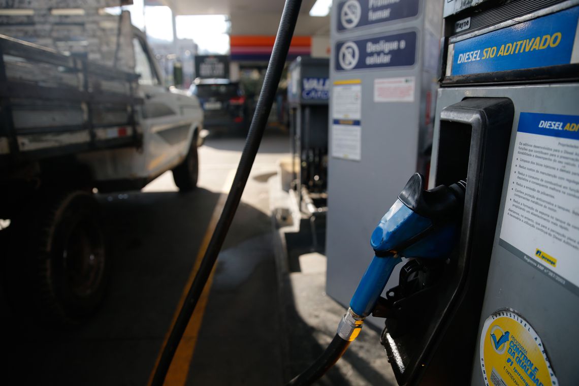 ANP e Procon realizam fiscalização em postos de gasolina de Bento