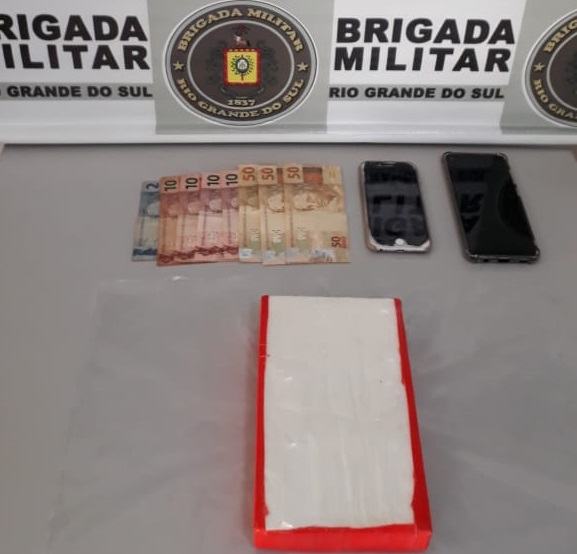 Dupla é presa por tráfico de drogas na BR-470 em Veranópolis