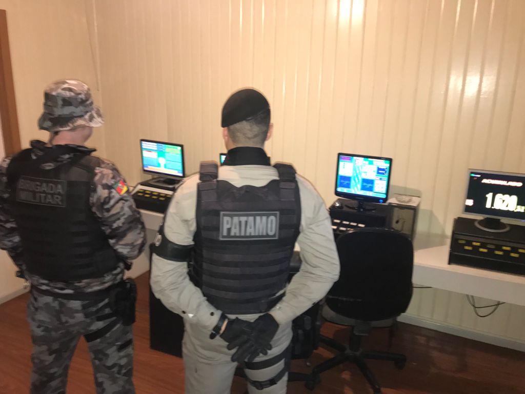 Brigada Militar realiza operação em casa de jogos de azar em Bento