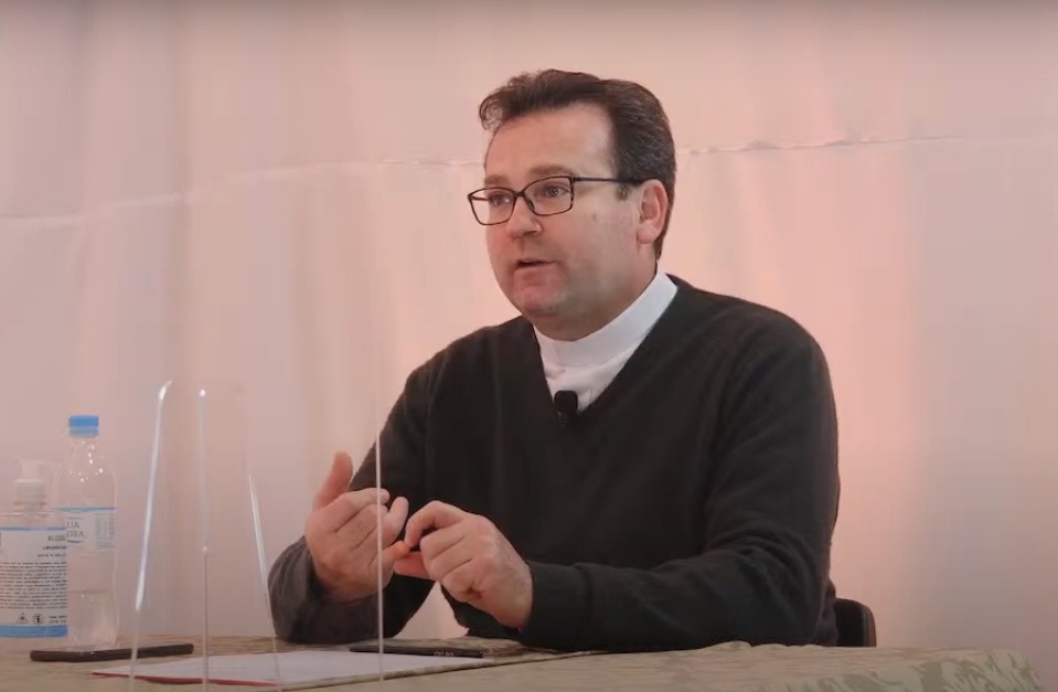 Vídeo: Assista o quinto programa “20 Minutos”, com o padre Ricardo Fontana