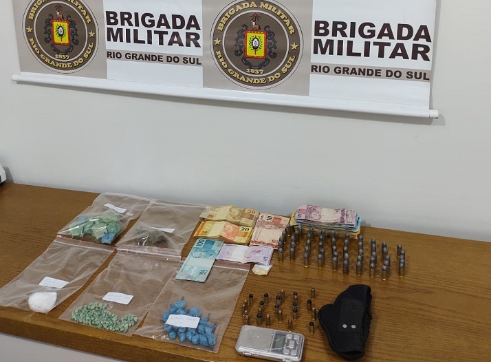 Três pessoas são presas por tráfico de drogas e roubo a mão armada em Antônio Prado