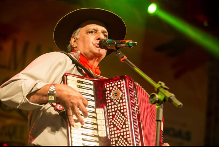 Morre o cantor tradicionalista Iedo Silva, aos 74 anos
