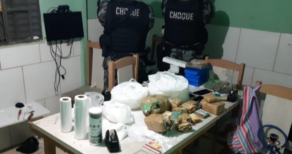 Operação do 4ºBPChq fecha ponto de preparação de drogas em Caxias