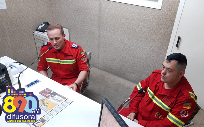 Rádio Difusora recebe comandantes dos bombeiros voluntários de Garibaldi e Carlos Barbosa