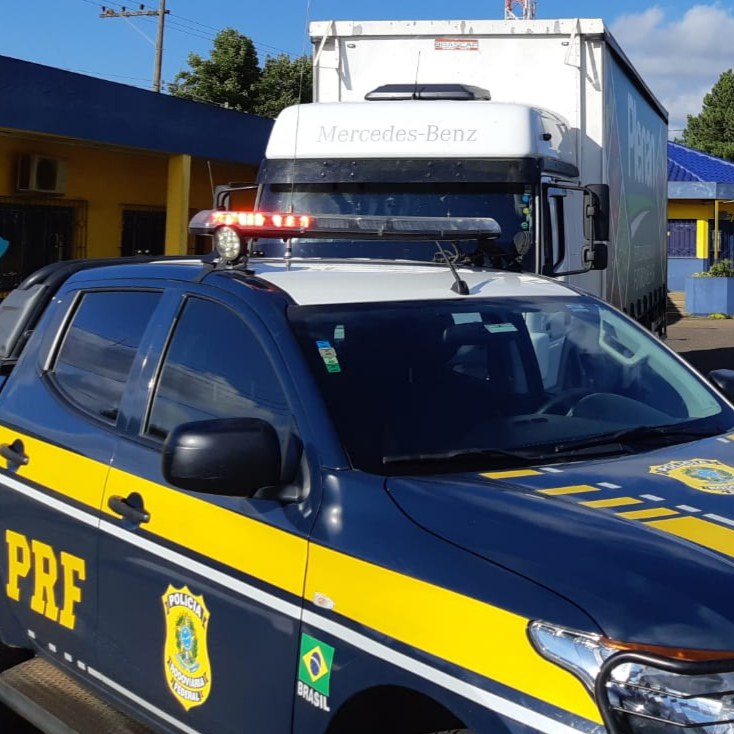 PRF prende homem por dirigir com habilitação falsa em Vacaria
