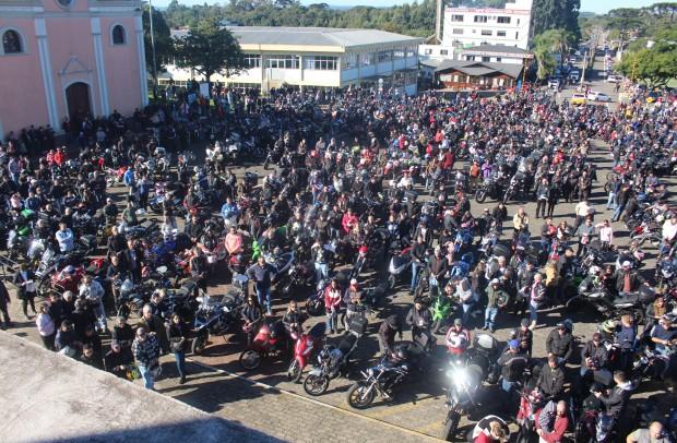 Mais de 4 mil pessoas vieram em suas motocicletas participar da 43ª Romaria dos Motociclistas em Caravaggio