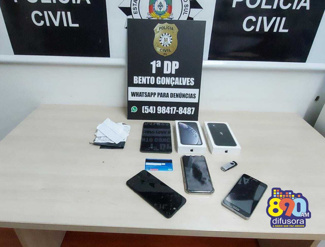 Polícia Civil realiza buscas e apreensões durante a Operação Pavão, em Bento Gonçalves