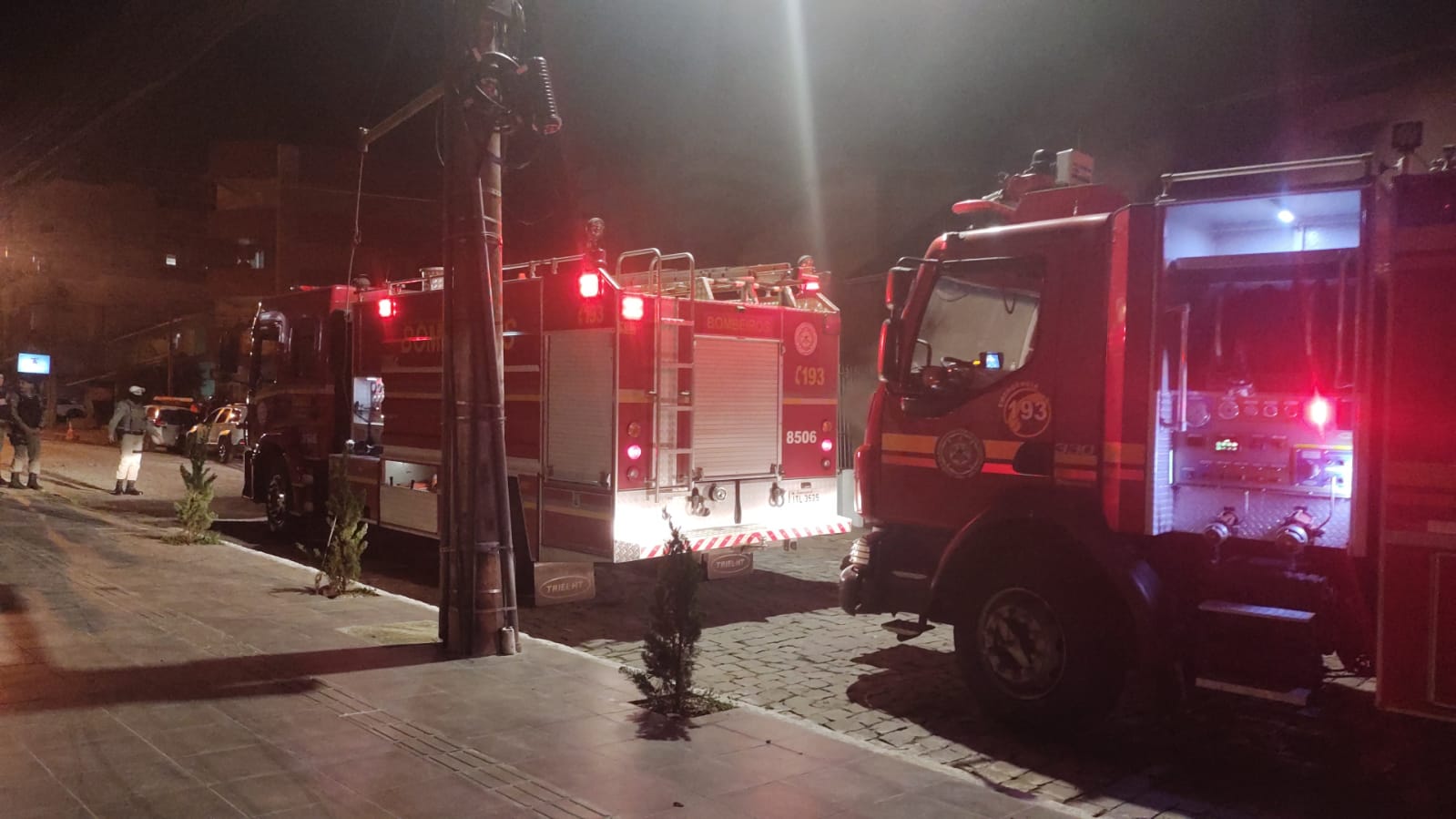 Bombeiros controlam princípio de incêndio em residência no São Francisco, em Bento