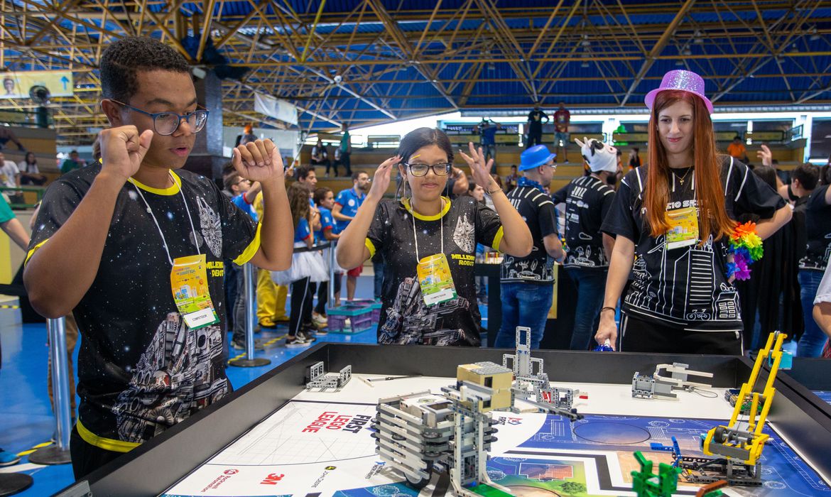 Firjan e Sesi promovem torneio de robótica em formato virtual
