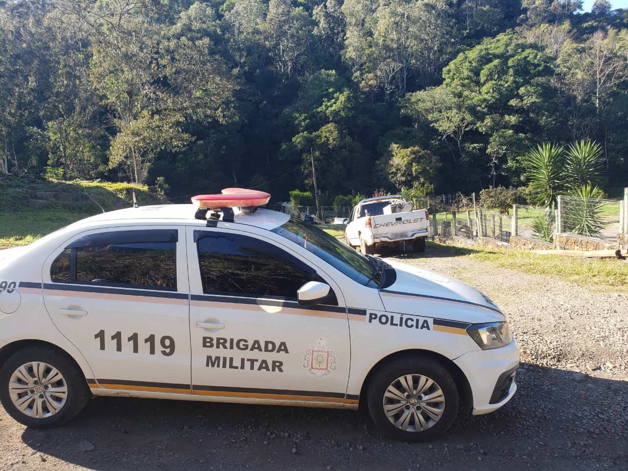 Brigada Militar de Gramado prende dupla por furto em residência
