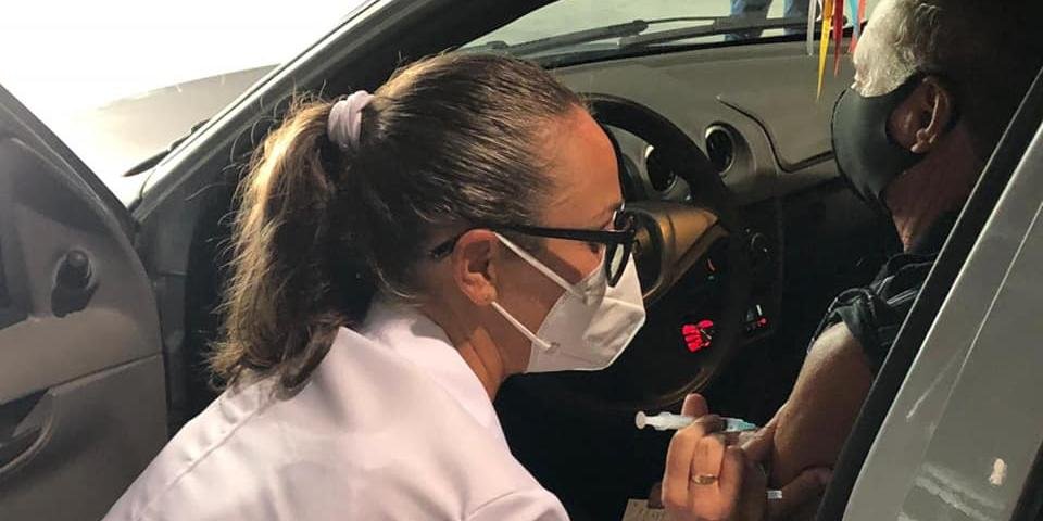 Vacinação: com drive-thru no vespertino Bento chega a faixa dos 31 anos na próxima semana
