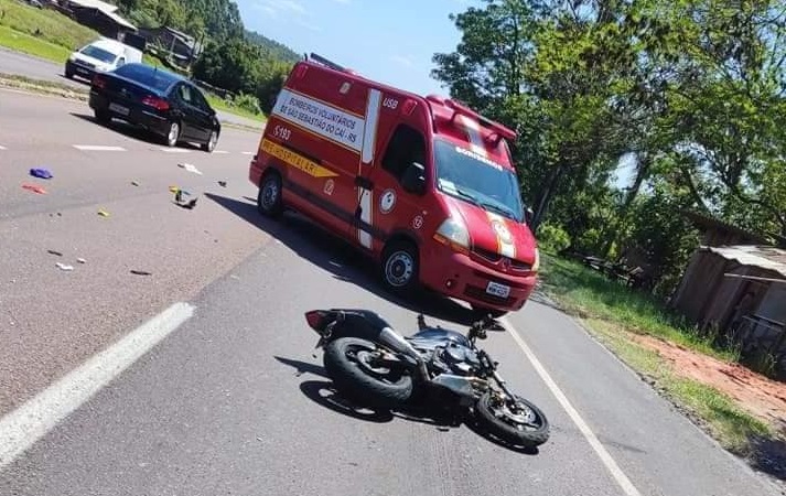 Acidente de trânsito deixa motociclista com lesões graves em São Sebastião do Caí
