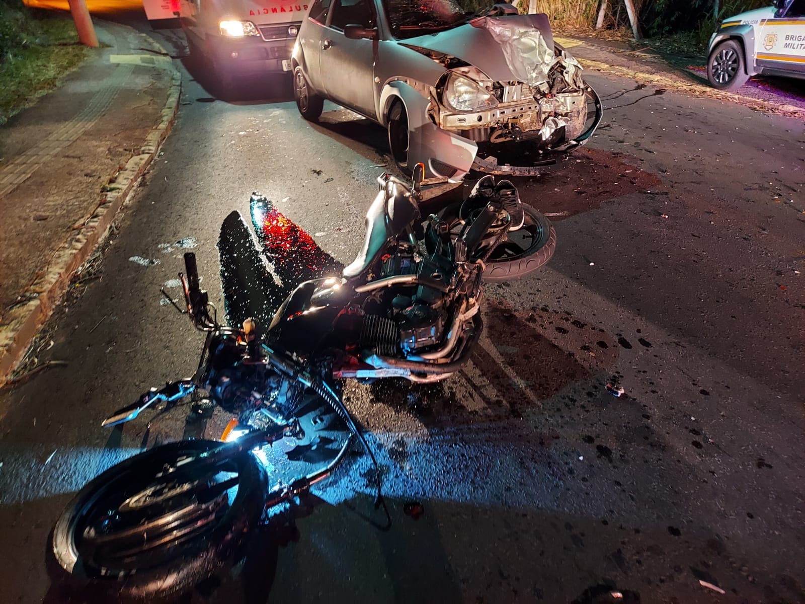Acidente deixa motociclista gravemente ferido no Pomarosa em Bento