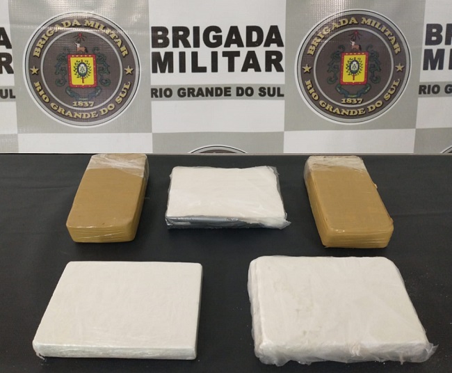 Brigada Militar apreende mais de cinco quilos de drogas em Veranópolis