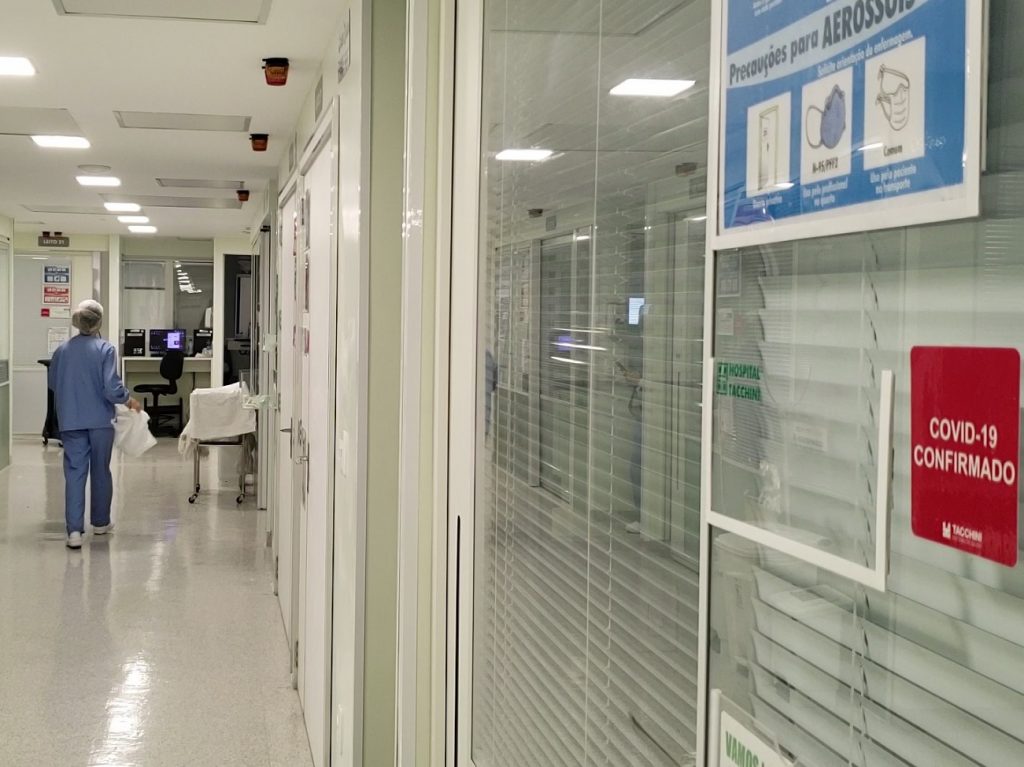 Hospitais Tacchini e São Roque reforçam medidas preventivas contra COVID-19 e influenza