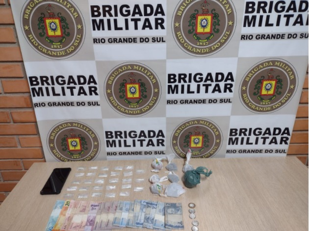 Brigada Militar prende homem por tráfico de drogas no Alfândega, em Garibaldi
