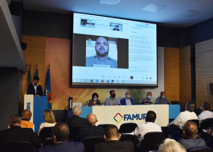 Famurs reúne prefeitos e entidades representativas do agro para debater o enfrentamento da estiagem