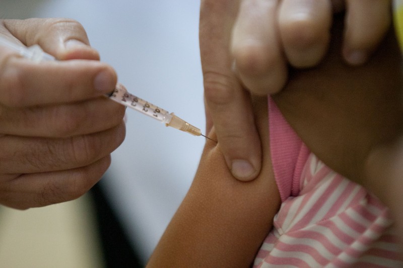 Vacinação infantil contra gripe e sarampo é antecipada para esta segunda, dia 25