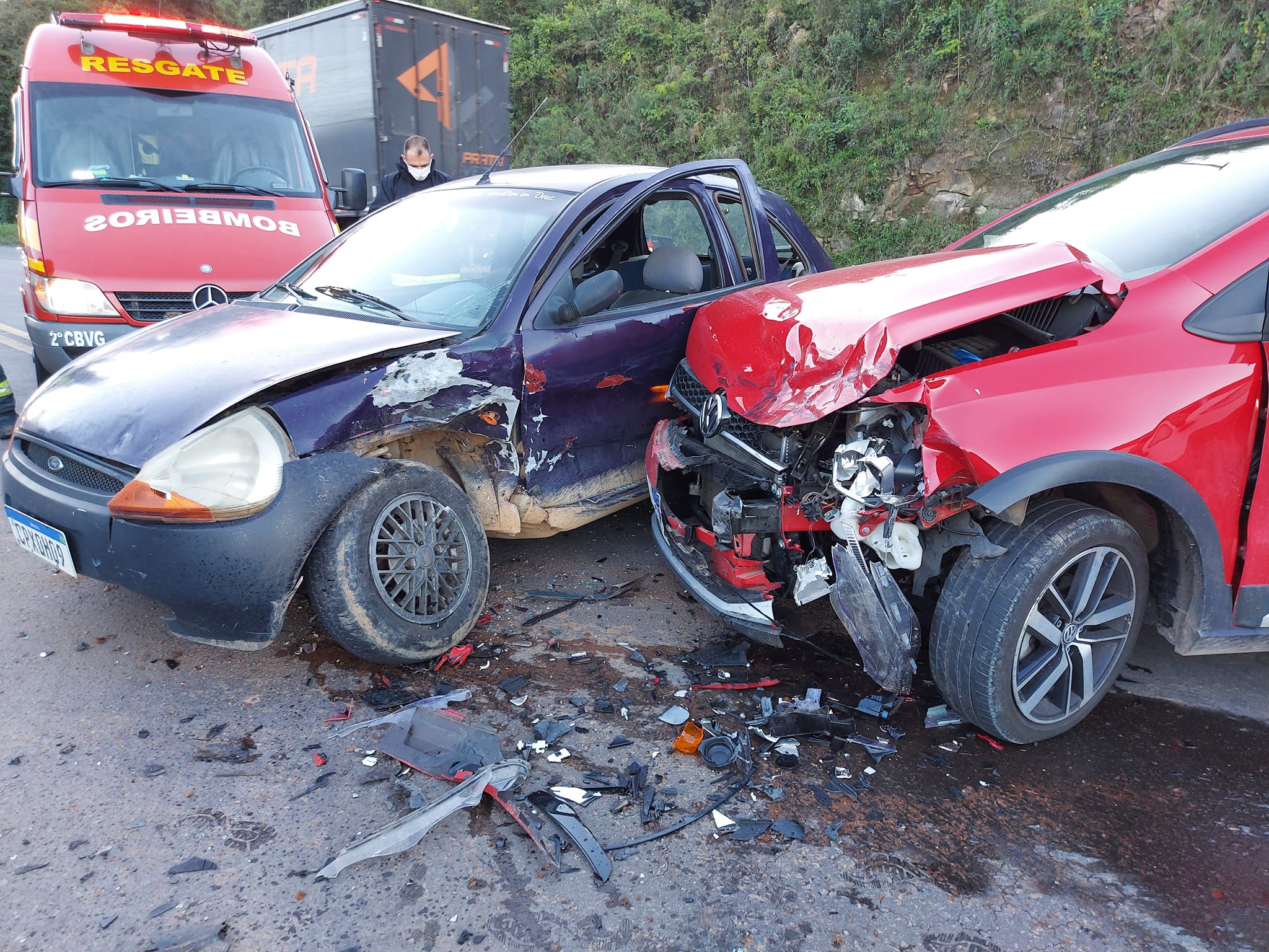 Colisão entre dois veículos deixa pessoa ferida na RSC-453 em Tamandaré, Garibaldi