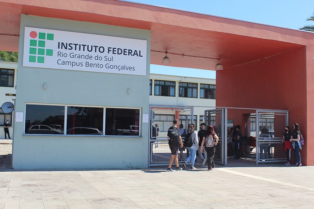 Campus Bento do IFRS oferece 121 vagas em cursos superiores para ingresso por transferência ou para quem já é graduado
