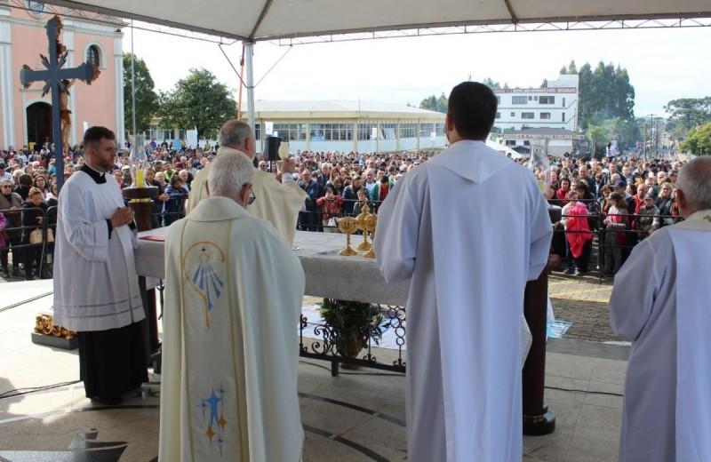 Santuário de Caravaggio recebeu mais de 15 mil pessoas na manhã deste sábado, 28 de maio