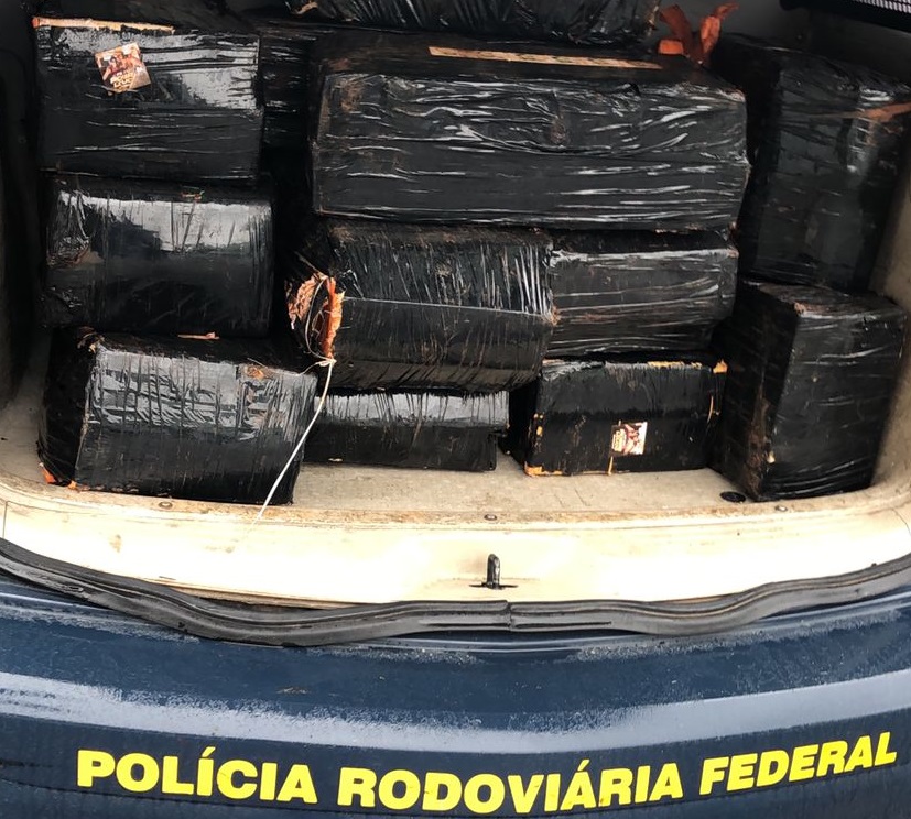 PRF apreende 260 kg de maconha no interior de Bento Gonçalves