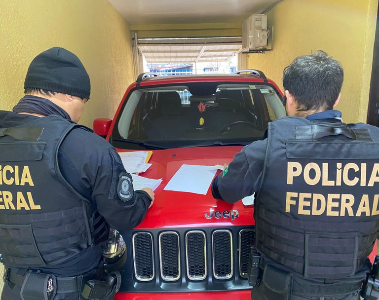 Polícia Federal deflagra operação carga explosiva para reprimir o contrabando de mercadorias do Uruguai