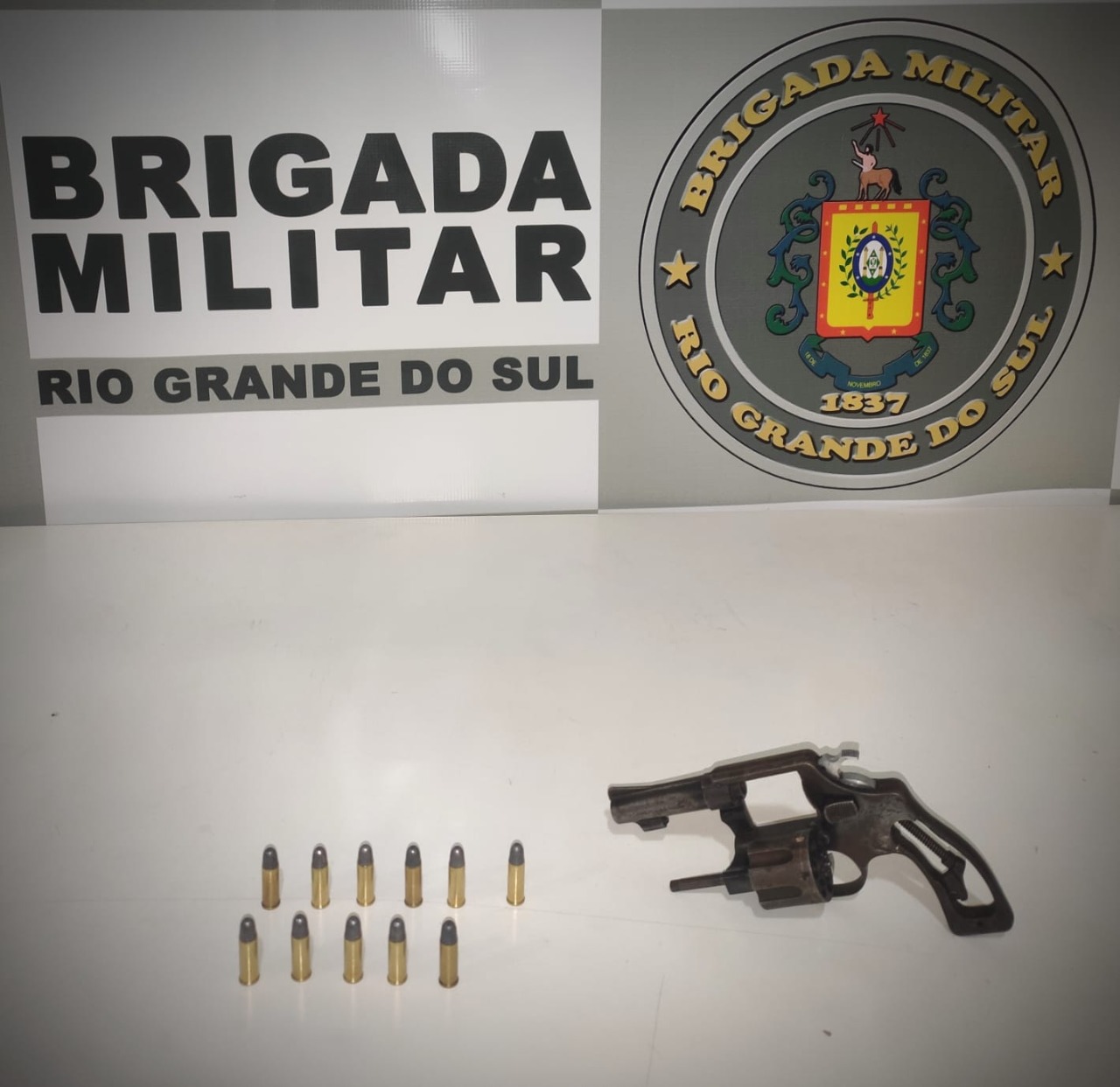 Brigada Militar prende homem com arma de fogo em Guaporé