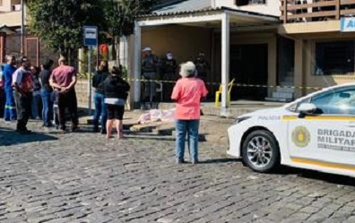 Homem é executado tiros em frente a um bar no bairro Fátima em Caxias