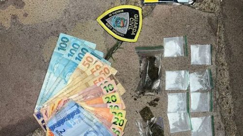Guarda Civil Municipal prende homem por tráfico de drogas durante abordagem de trânsito no Universitário, em Bento Gonçalves