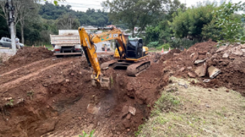 Secretaria de obras realiza ampliação de drenagem pluvial no bairro Fátima, em Bento