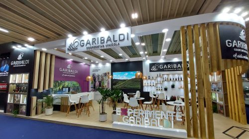 Cooperativa Vinícola Garibaldi amplia negócios e lança Moscato Zero Álcool Rosé em feira no Paraná