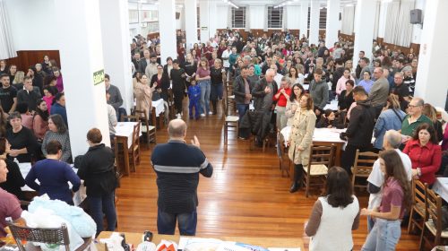 Mais de 650 pessoas prestigiam o bingo da 146ª Festa de Santo Antônio