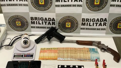 BRIGADA MILITAR PRENDE HOMEM POR TRÁFICO DE DROGAS E POSSE IRREGULAR DE ARMA DE FOGO, EM NOVA PRATA