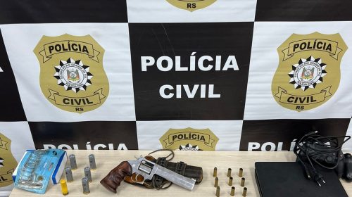 POLÍCIA CIVIL APREENDE ARMAS, MUNIÇÕES E OBJETOS FURTADOS DE RESIDÊNCIAS DURANTE OPERAÇÃO REALIZADA EM CAXIAS DO SUL