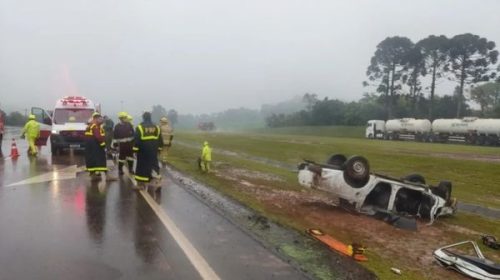 CAPOTAMENTO DEIXA UM MORTO NA BR 386, NO TREVO DE BOM RETIRO DO SUL