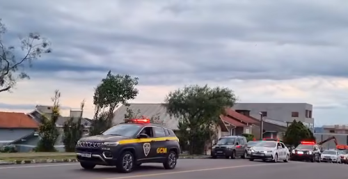 Forças de segurança acompanham cortejo de agente da GCM que morreu em Bento Gonçalves