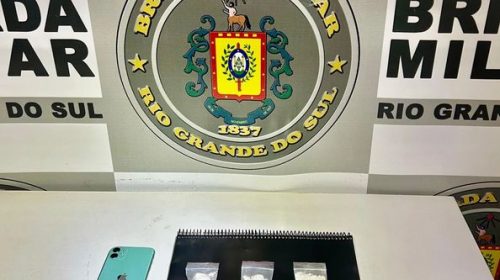 BRIGADA MILITAR PRENDE HOMEM COM DROGAS, EM GUAPORÉ