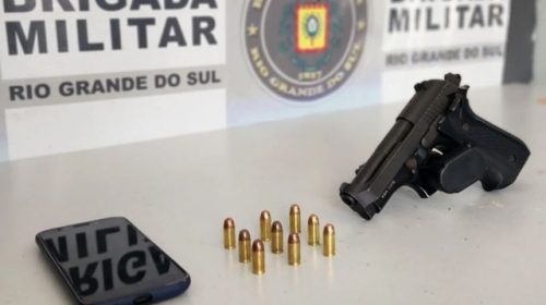 4º BPCHQ PRENDE HOMEM POR PORTE ILEGAL DE ARMA DE FOGO DE USO PERMITIDO, EM CAXIAS DO SUL