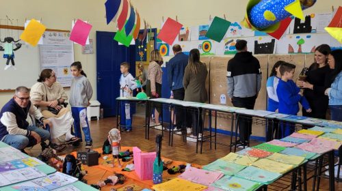 Colégio Cenecista realiza mostra do conhecimento envolvendo 950 alunos