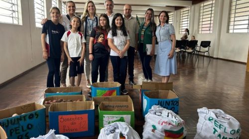 Parceria entre alunos do Colégio Sagrado e Secretaria do Meio Ambiente lança Projeto Bombas Verdes em Bento