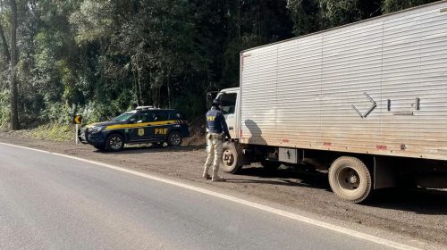 PRF PRENDE CAMINHONEIRO EMBRIAGADO, EM BAGÉ