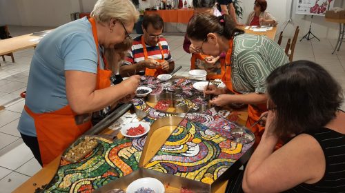 Projeto de Mosaico Artístico entrega obra coletiva a Bento Gonçalves