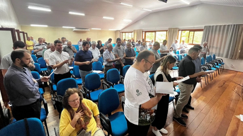 Diocese de Caxias do Sul reúne o clero para refletir sobre a Campanha da Fraternidade 2025