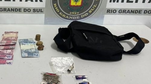 BRIGADA MILITAR PRENDE MULHER POR TRÁFICO DE DROGAS NA RSC-453, EM FARROUPILHA