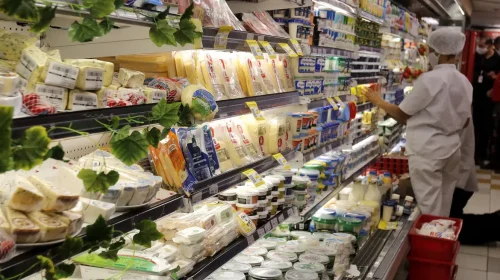 Alimentos e bebidas geram maior impacto na inflação de dezembro